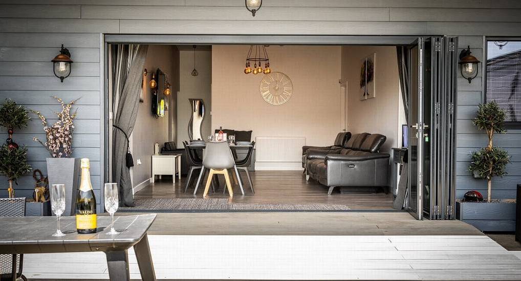 Nottingham Lodges: Award-winning hen party lodges with hot tubs and social firepits in the Nottinghamshire countryside.