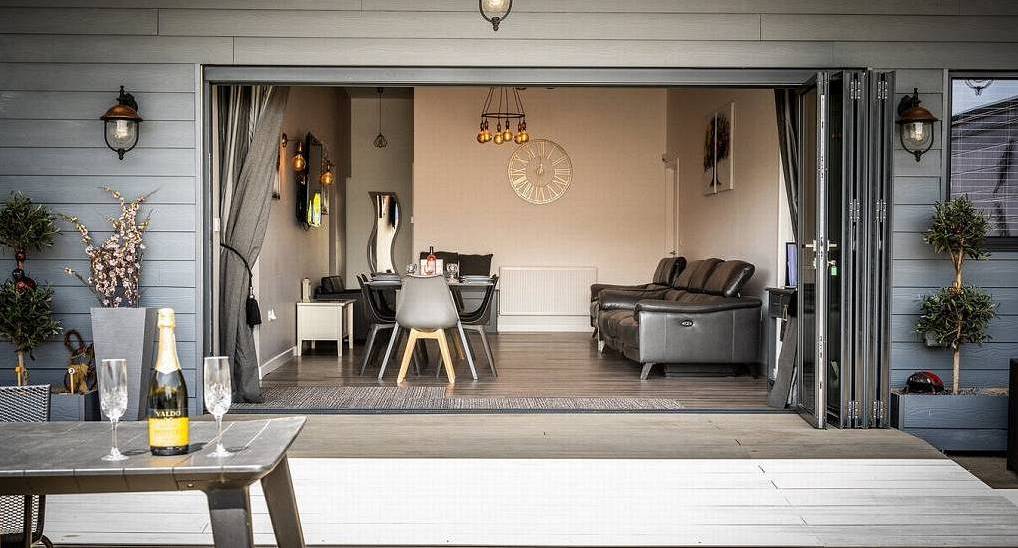 Nottingham Lodges: Award-winning hen party lodges with hot tubs and social firepits in the Nottinghamshire countryside.