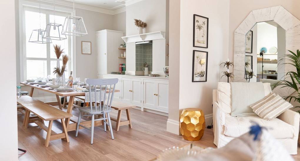 Open-plan lounge and social kitchen at The Shoreline: Large luxury Bournemouth hen party house sleeping 20, just 3 minutes from the beach.