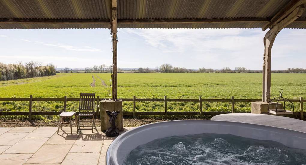orchard-barns-hot-tub.jpg