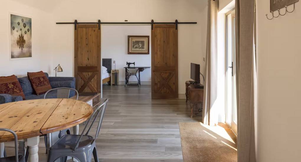 orchard-barns-lounge-alt-view.jpg
