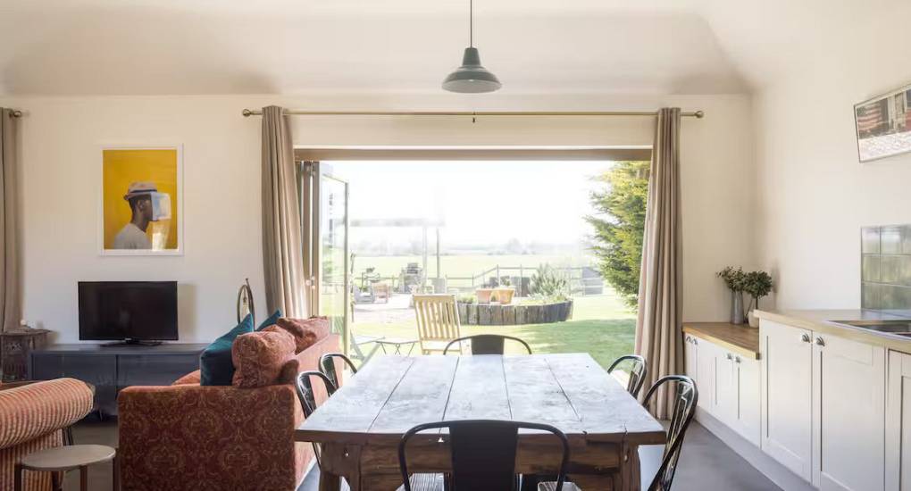 orchard-barns-lounge-diner-looking-out-to-patio.jpg