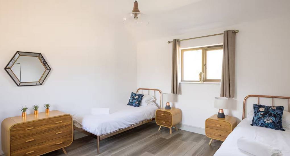 orchard-barns-twin-room.jpg