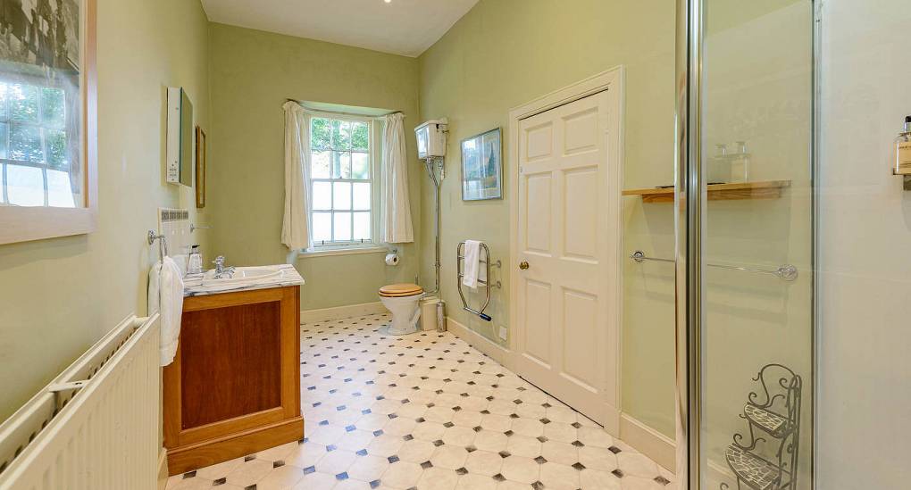 primrose-cottage-bathroom.jpg