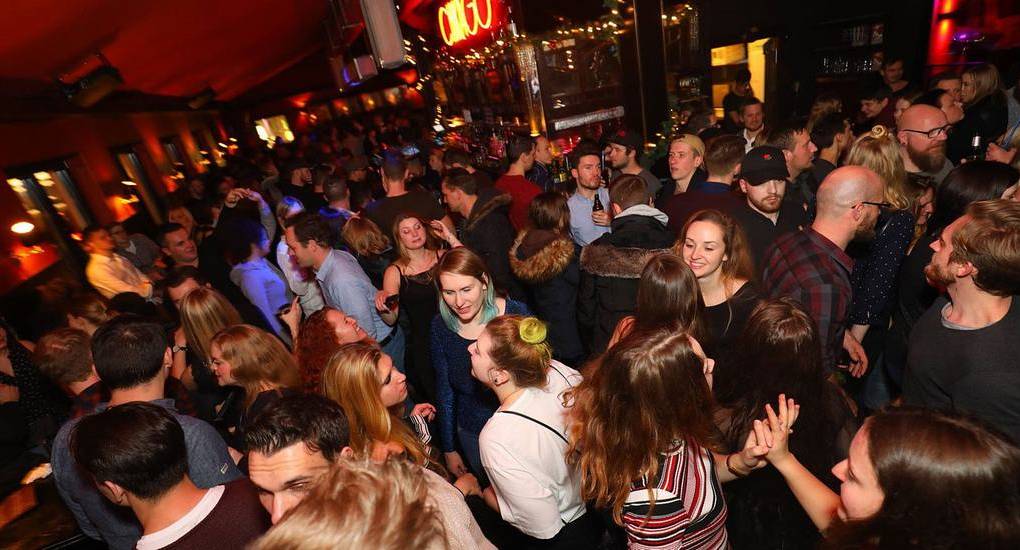 Explore the Hamburg City Nightlife with a Bar Tour