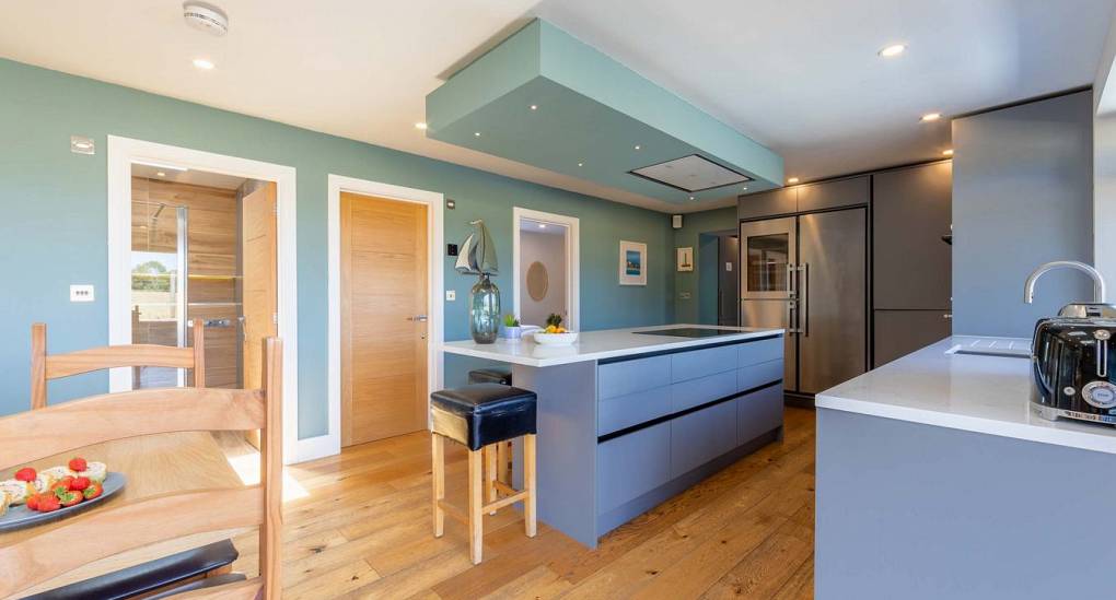 Large open plan kitchen at Retreat 12 the perfect space for mobile cocktail making