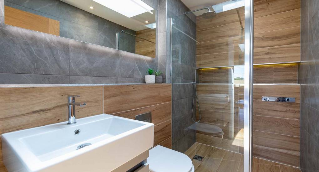 En-suite bathroom at Retreat 12