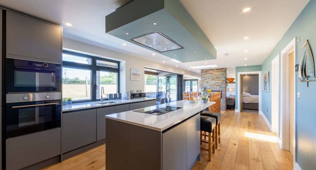 Retreat 12 showing the superb kitchen and dining area space perfect for an all inclusive hen weekend