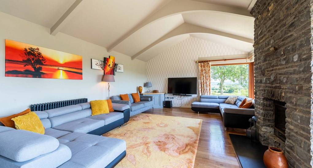 The lounge where every hen can chill and relax in Retreat 20