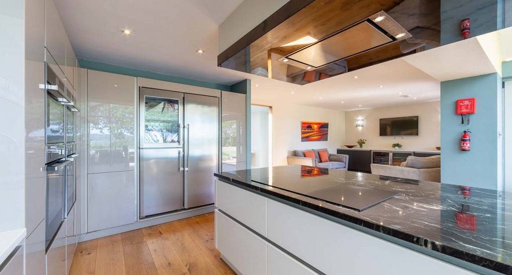 Modern kitchen hob in the Retreat 20