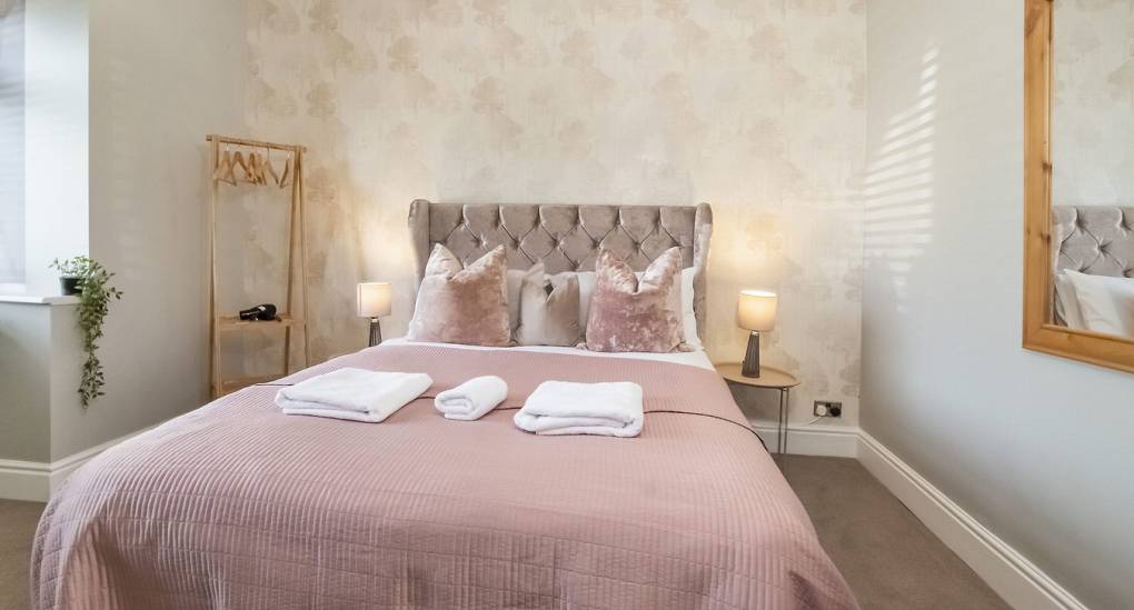 shire-house-york-bedroom-one.jpg