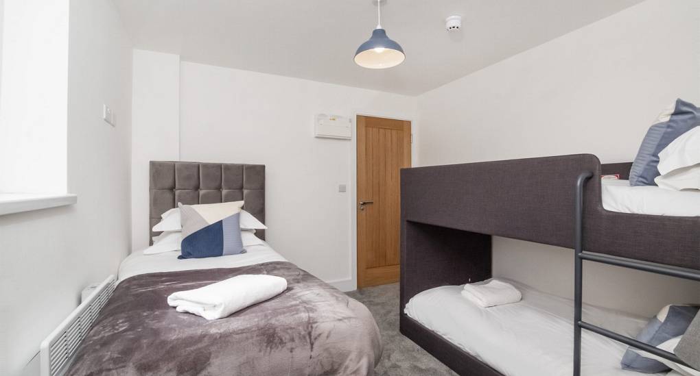 shire-manor-york-bedroom-four-alt-view.jpg