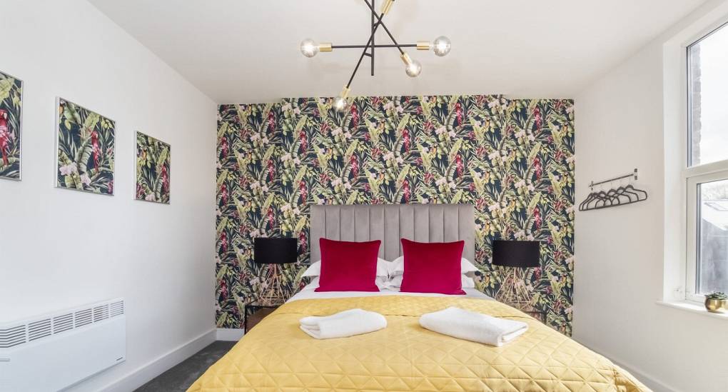 shire-manor-york-bedroom-one.jpg