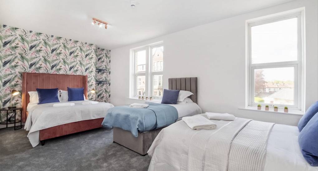 shire-manor-york-bedroom-three-alt-view.jpg