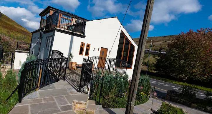 Side view of the canals Manchester hen do accommodation in the daylight