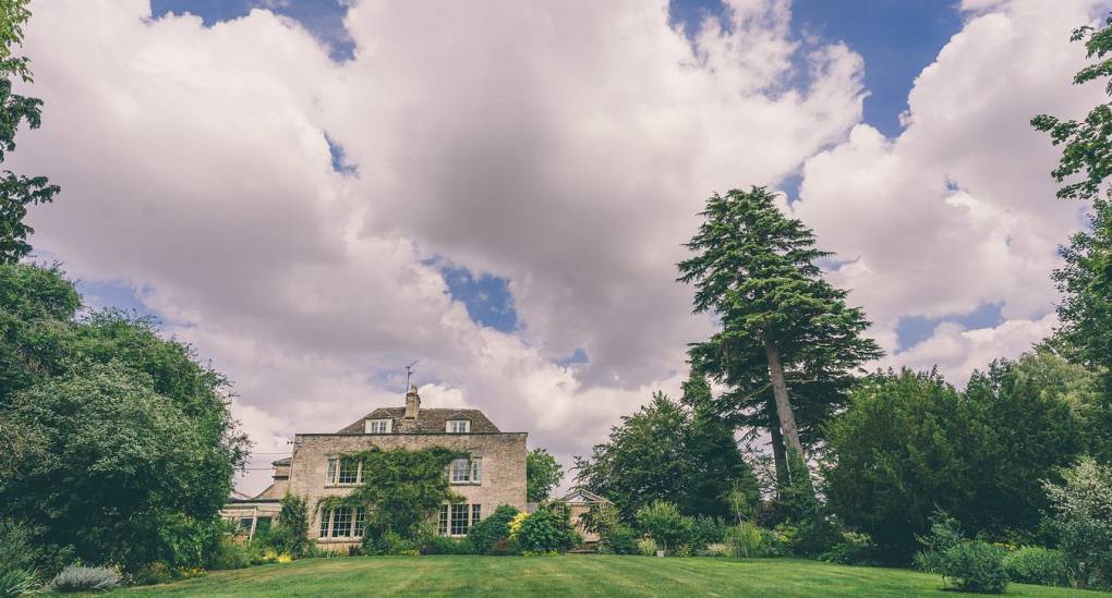 stag-and-hen-accommodation-garden
