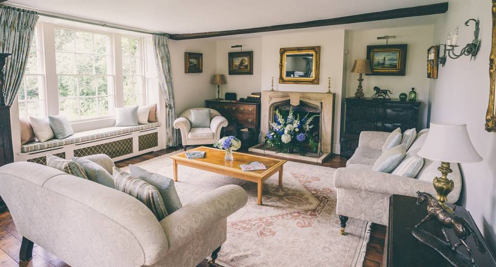 stag-and-hen-accommodation-lounge