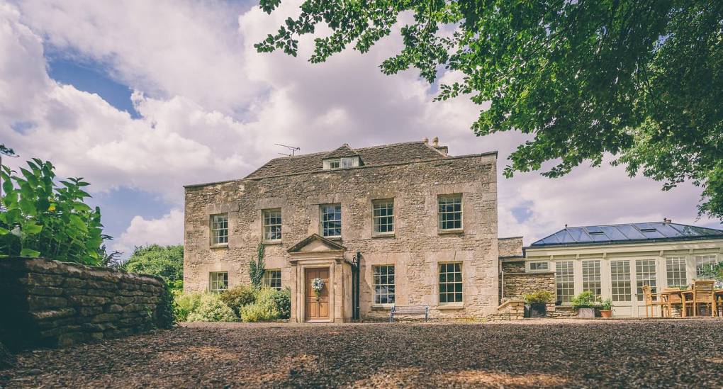 stag-and-hen-accommodation-outside-view