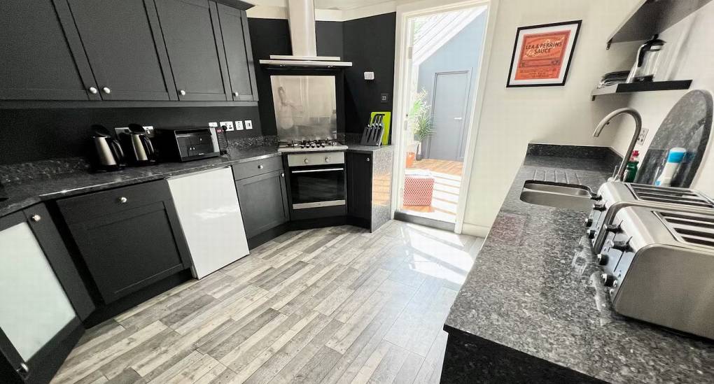 Fully fitted kitchen in Hen Party House