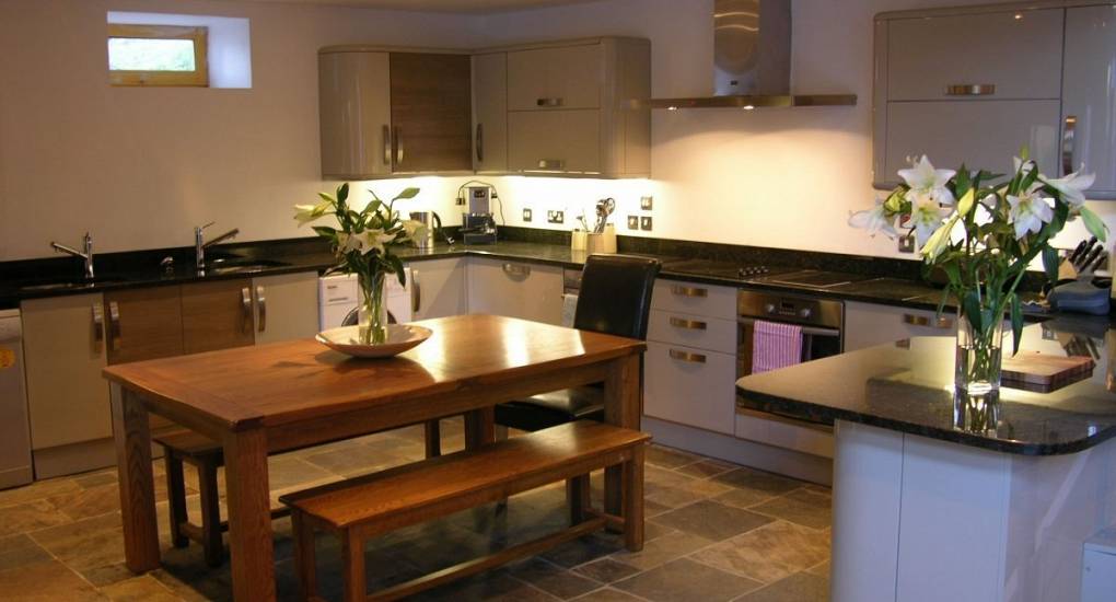 Fully fitted kitchen