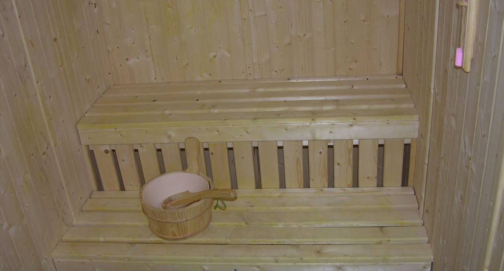 Sauna seating for 4 people