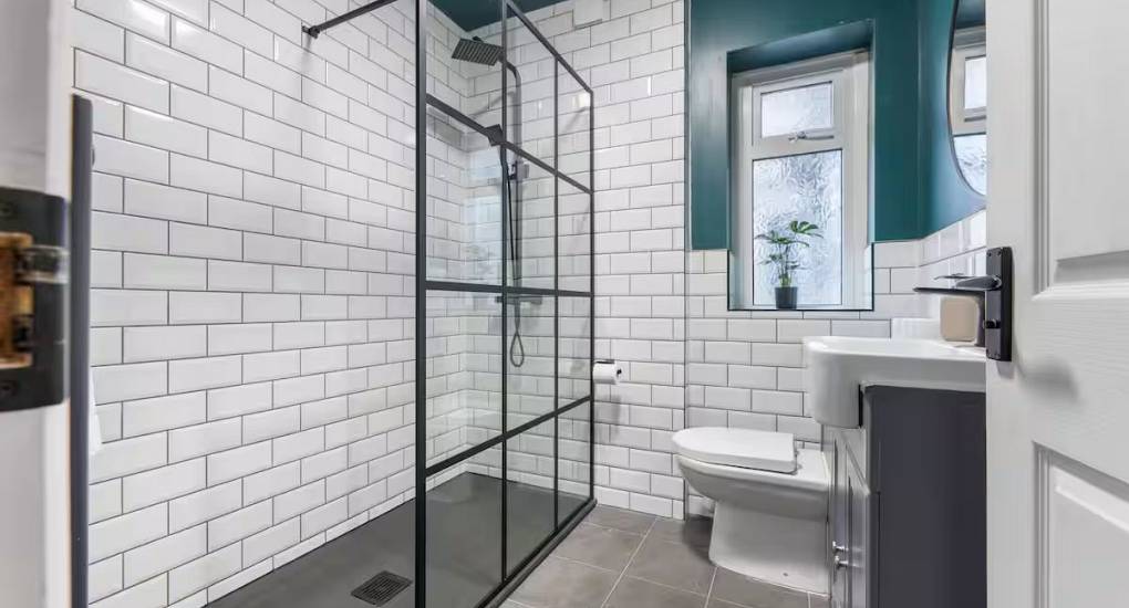 taff-house-cardiff-bathroom.jpg