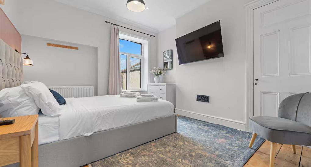 taff-house-cardiff-bedroom-five-alt-view.jpg