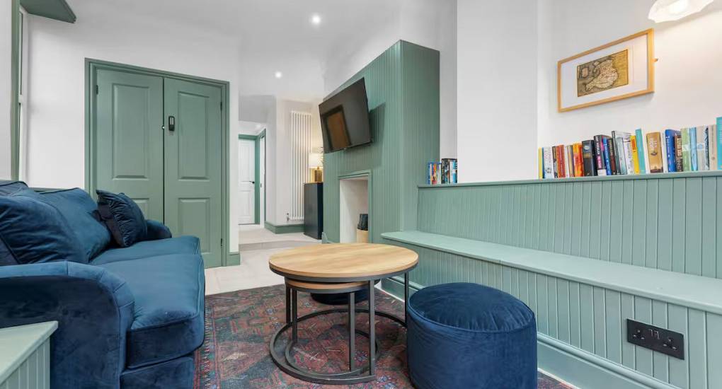 taff-house-cardiff-lounge.jpg