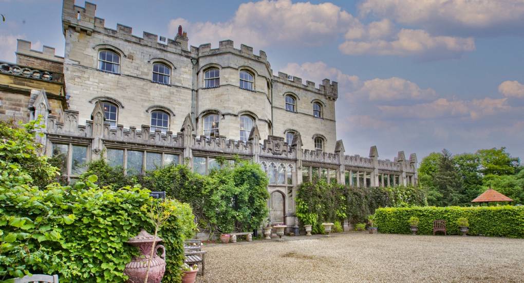 View of the front of the Country Fortress party house near Newcastle