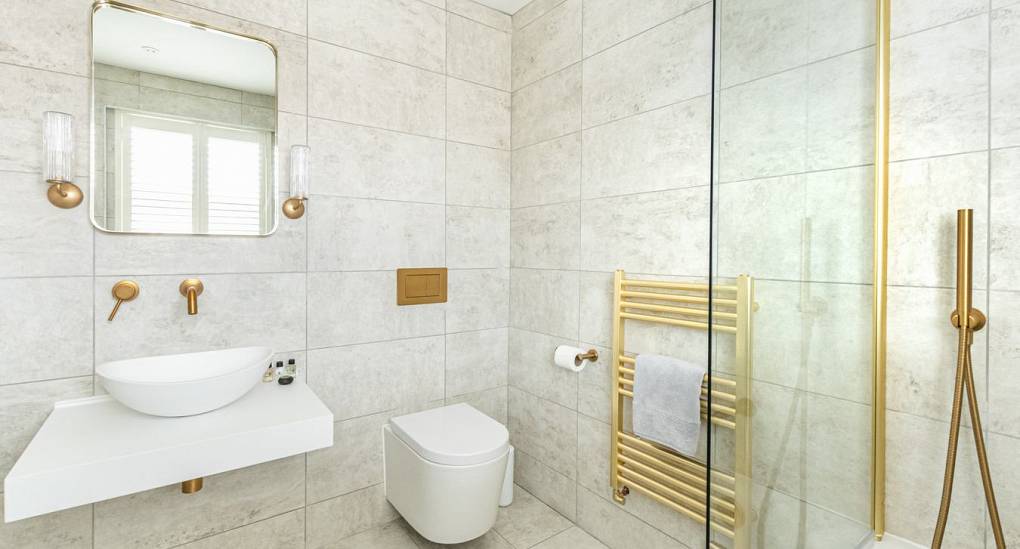 Modern luxury bathroom at The Drift: Central Bournemouth hen party house with 4 bathrooms for groups of 14.