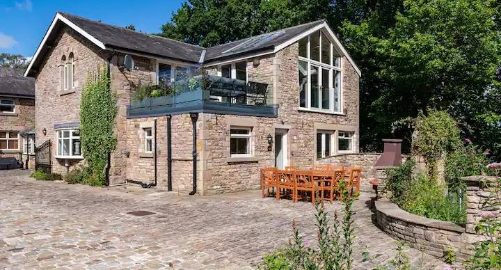 Looking at The Rivers Lake District Hen Party House from outside