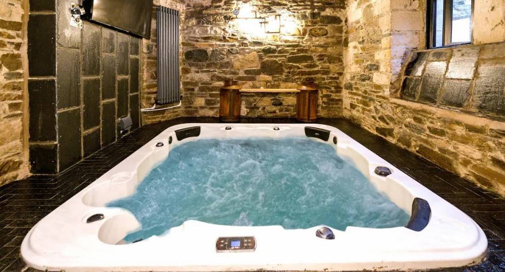 The top of the range spa pool at the Grand Hall Party House