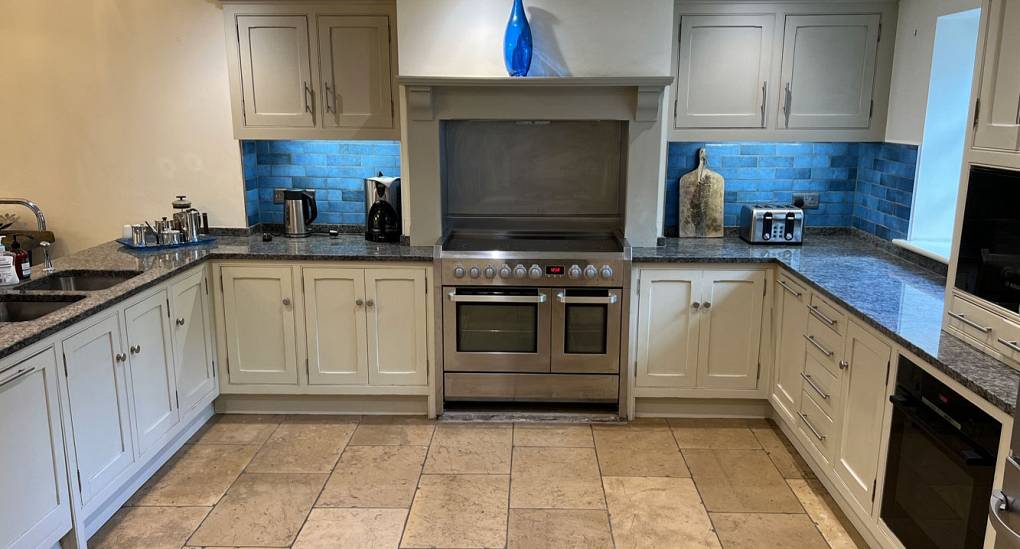 yorskshire-villa-kitchen.jpg