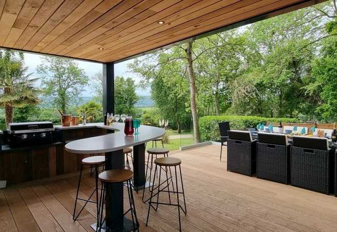 Retreat 12 Nr Bristol 